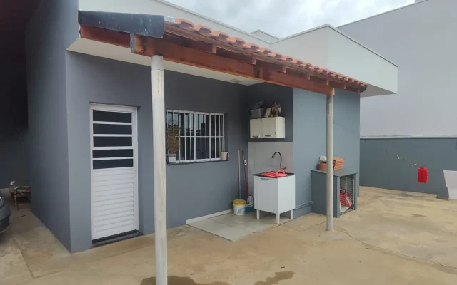 Casa de esquina com churrasqueira - Vila Jacobucci | São Carlos/SP